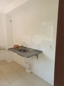 Apartamento com 2 Quartos para alugar, 44m² no Três Poços, Volta Redonda