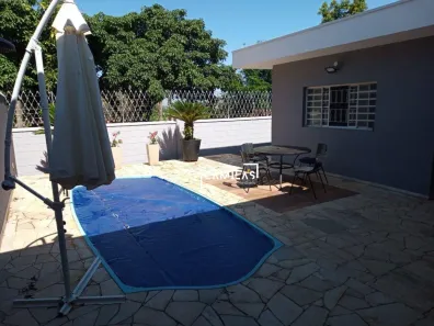 Casa com 3 Quartos para alugar, 330m² no , Paulínia