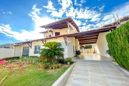 Casa com 4 Quartos à venda, 341m² no Capim Macio, Natal