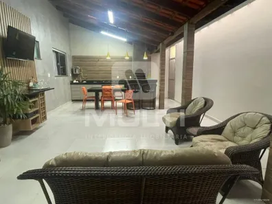 Casa com 6 Quartos à venda, 221m² no Jardim Ipanema, Uberlândia