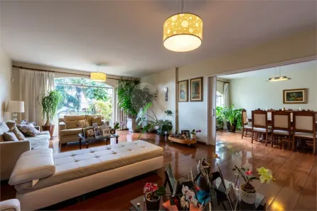 Sobrado com 4 Quartos à venda, 382m² no Vila Madalena, São Paulo