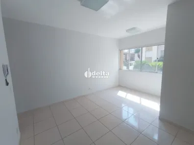 Apartamento com 2 Quartos para alugar, 60m² no Segismundo Pereira, Uberlândia