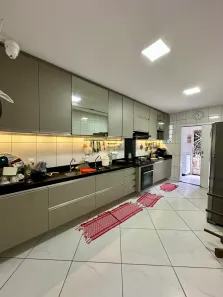 Casa com 4 Quartos à venda, 300m² no Cajazeiras, Fortaleza