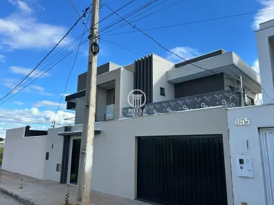 Casa com 4 Quartos à venda, 144m² no Planalto, Montes Claros