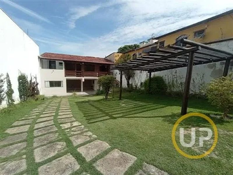 Casa com 3 quartos — Itapoã, Belo Horizonte