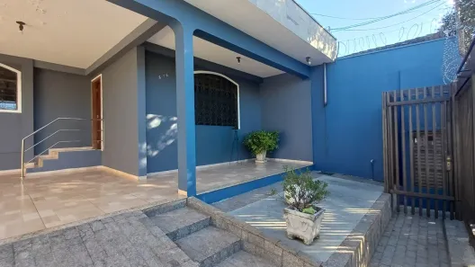 Casa com 3 Quartos à venda, 204m² no Jardim Estoril, Presidente Prudente