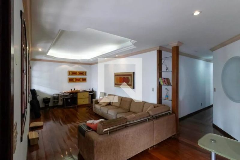 Casa com 4 quartos — Castelo, Belo Horizonte