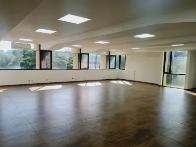 Ponto Comercial para alugar, 212m² no Cidade Monções, São Paulo