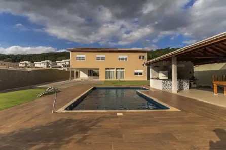 Fazenda/Sítio com 4 Quartos à venda, 368m² no Itaoca, Guararema