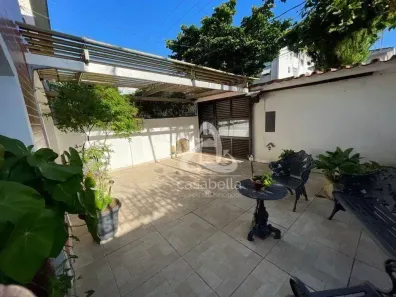 Casa com 3 Quartos à venda, 218m² no Embaré, Santos