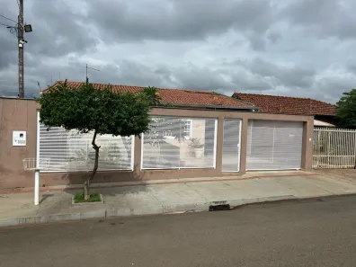 Casa com 3 Quartos à venda, 169m² no Aragarça, Londrina