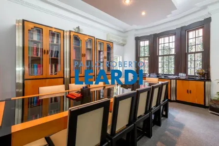 Casa com 12 Quartos à venda, 520m² no Pacaembu, São Paulo