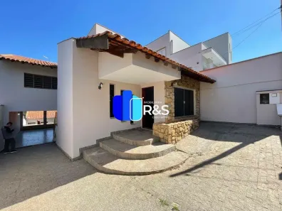 Casa com 3 Quartos para alugar, 202m² no Vila Pasti, Louveira