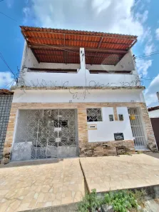 Sobrado com 4 Quartos à venda, 194m² no Lagoa Nova, Natal