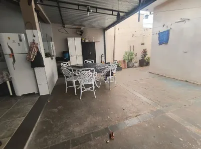 Casa com 3 Quartos à venda, 201m² no Centro, Araraquara