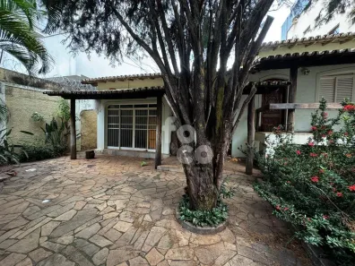 Casa com 3 Quartos à venda, 350m² no Saraiva, Uberlândia