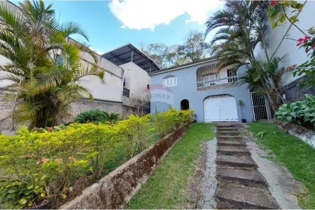 Casa com 3 Quartos à venda, 272m² no São Pedro, Juiz de Fora