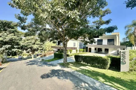 Casa com 4 Quartos para alugar, 360m² no Chácaras São Carlos, Cotia