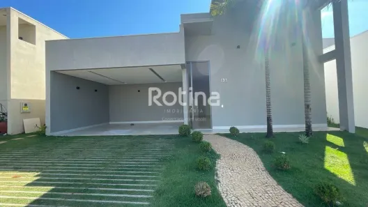 Casa com 3 Quartos para alugar, 240m² no Gávea, Uberlândia