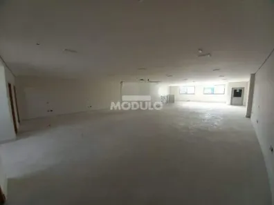 Ponto Comercial para alugar, 560m² no Nossa Senhora Aparecida, Uberlândia