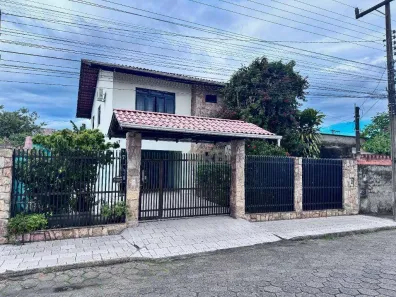 Casa com 3 Quartos à venda, 196m² no Figueira, Gaspar
