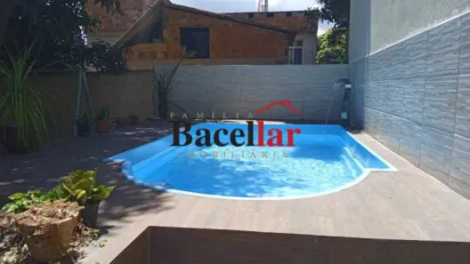 Casa com 5 Quartos à venda, 250m² no Vila Valqueire, Rio de Janeiro