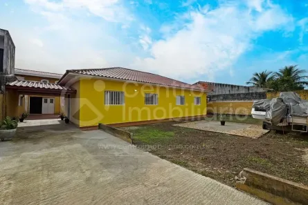 Casa com 3 Quartos à venda, 195m² no Centro, Peruíbe