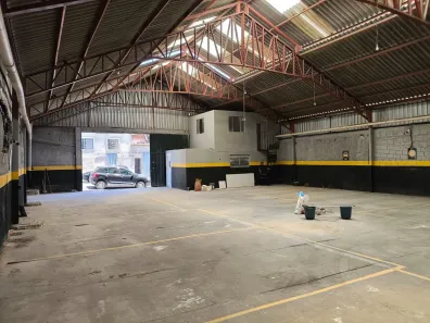 Galpão/Depósito/Armazém para alugar, 330m² no Vera Cruz, Belo Horizonte