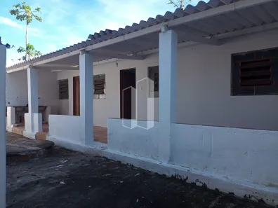 Casa com 2 Quartos para alugar, 30m² no Setor Garavelo, Goiânia