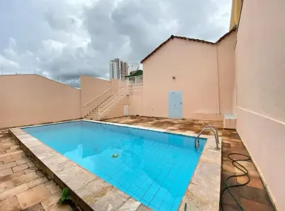 Sobrado com 4 Quartos para alugar, 200m² no Jardim Cuiabá, Cuiabá