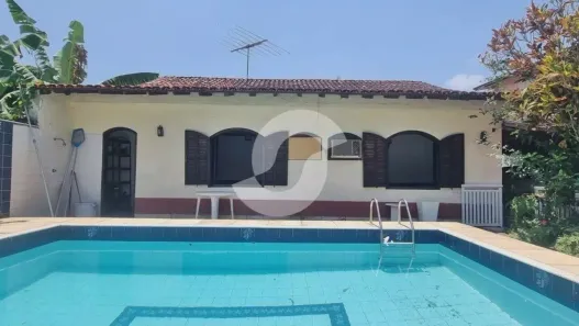 Casa de Condomínio com 3 Quartos à venda, 420m² no Itaipu, Niterói