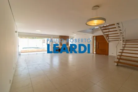 Sobrado com 4 Quartos à venda, 405m² no Mirandópolis, São Paulo
