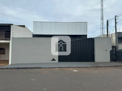 Galpão/Depósito/Armazém com 1 Quarto para alugar, 198m² no Marta Helena, Uberlândia