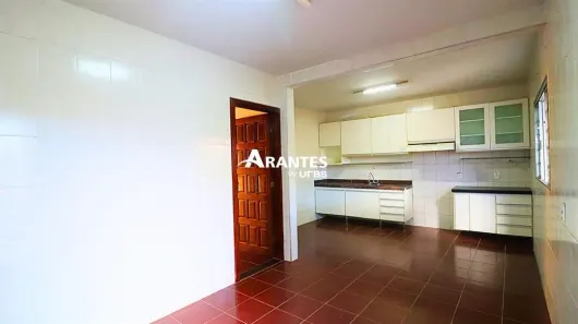 Sobrado com 5 Quartos à venda, 237m² no Segismundo Pereira, Uberlândia