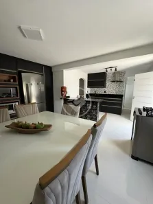 Casa com 5 Quartos à venda, 200m² no Coloninha, Florianópolis