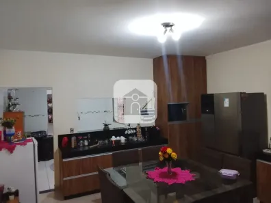 Casa com 4 Quartos para alugar, 185m² no Jardim Holanda, Uberlândia