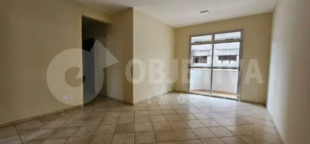 Apartamento com 3 Quartos para alugar, 81m² no Umuarama, Uberlândia