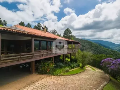 Casa com 3 Quartos à venda, 600m² no Cuiabá, Petrópolis