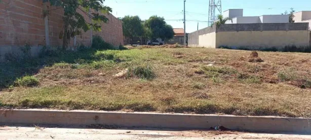 Lote/Terreno à venda, 200m² no Residencial Vista do Horto, Araraquara