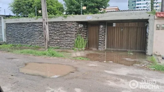 Casa com 4 Quartos à venda, 225m² no Ponto de Parada, Recife