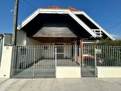 Casa com 3 Quartos à venda, 250m² no Parque São Domingos, Pindamonhangaba