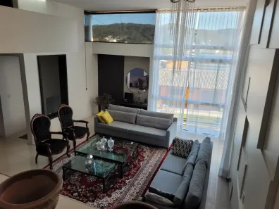 Sobrado com 3 Quartos à venda, 265m² no Itacorubi, Florianópolis