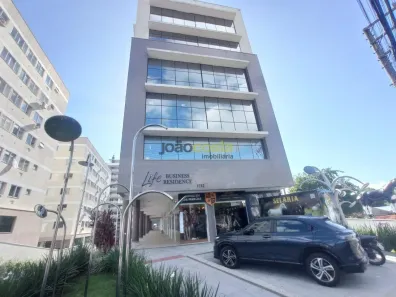 Apartamento com 2 Quartos para alugar, 67m² no Roçado, São José