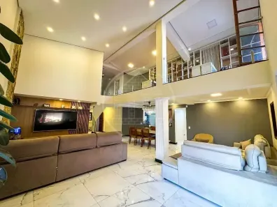 Sobrado com 4 Quartos à venda, 247m² no Interlagos, São Paulo
