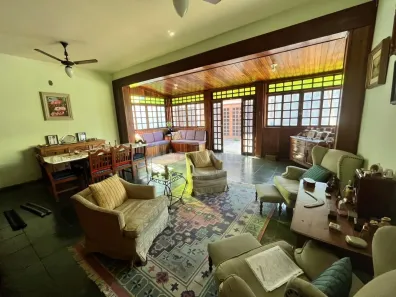 Sobrado com 3 Quartos à venda, 346m² no Centro, São Sebastião