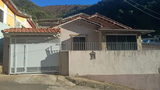 Casa com 4 Quartos à venda, 200m² no Corrêas, Petrópolis