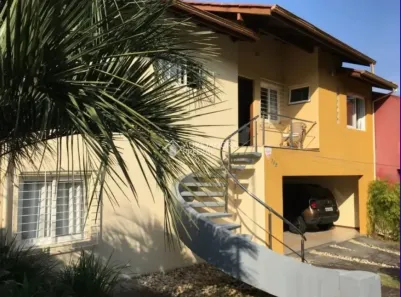 Casa com 3 Quartos à venda, 250m² no Coqueiros, Florianópolis