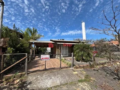 Casa com 2 Quartos para alugar, 250m² no Arapongas, Araranguá