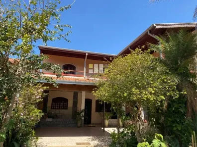 Sobrado com 3 Quartos à venda, 241m² no Vila Carlota, Sumaré