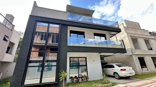 Casa de Condomínio com 3 Quartos para alugar, 191m² no Santa Felicidade, Curitiba